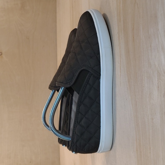 Steve Madden Shoes - Steve Madden ECNTRCQT Womens Olive Slip On Sneakers